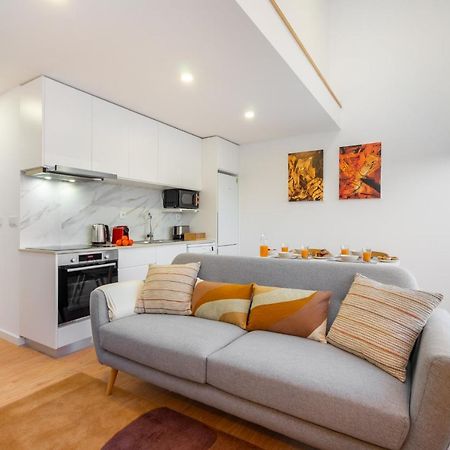Whome Riverside View Premium Apartment W/ Ac & Terrace ポルト エクステリア 写真