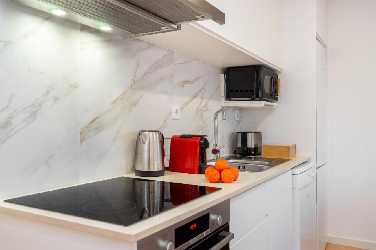 Whome Riverside View Premium Apartment W/ Ac & Terrace ポルト エクステリア 写真