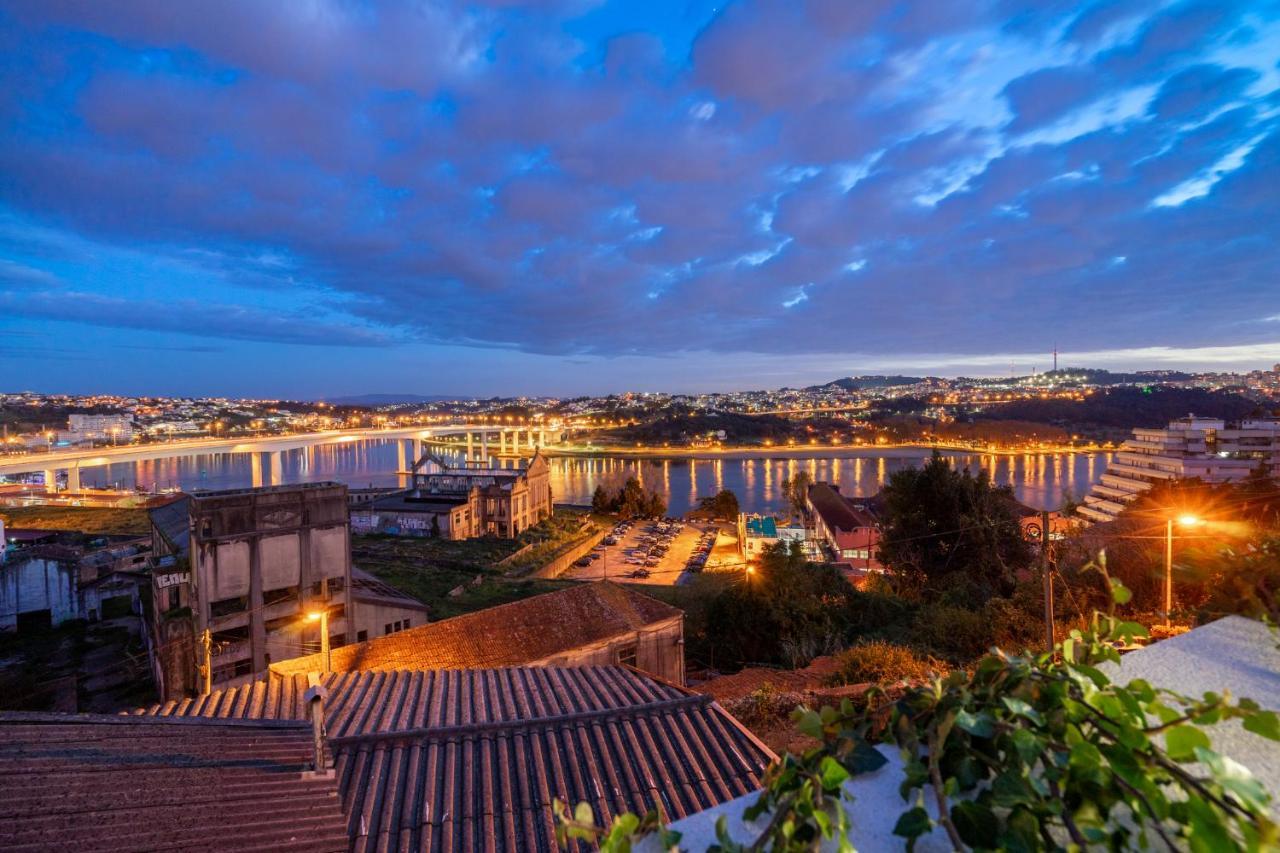 Whome Riverside View Premium Apartment W/ Ac & Terrace ポルト エクステリア 写真